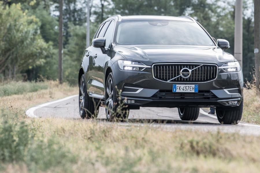  Volvo XC60 D4 Inscription 2017 года  (WW) (фото 13 из 18)
